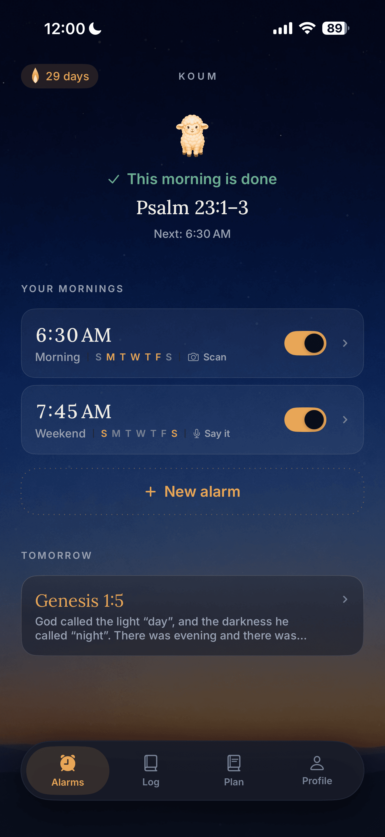 Lista de alarmas de Koum configuradas para comenzar la mañana con un pasaje bíblico.